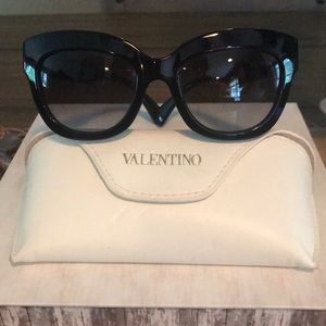 Valentino Sunnies